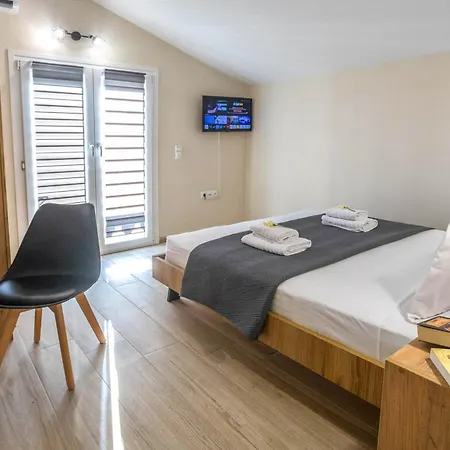 Olive Waves * Néa Péramos