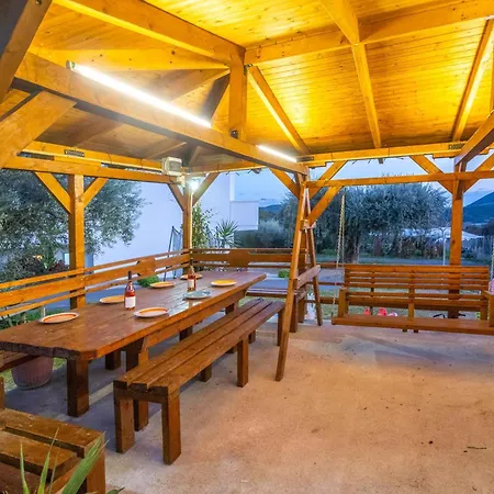 Olive Waves Apartmán *