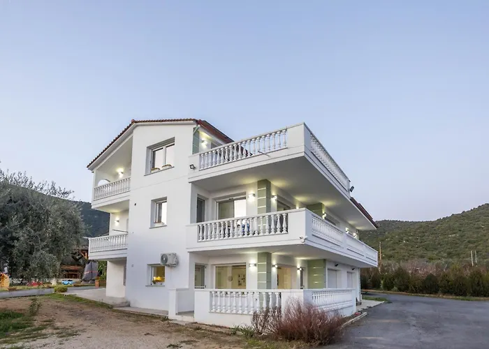 Olive Waves Néa Péramos