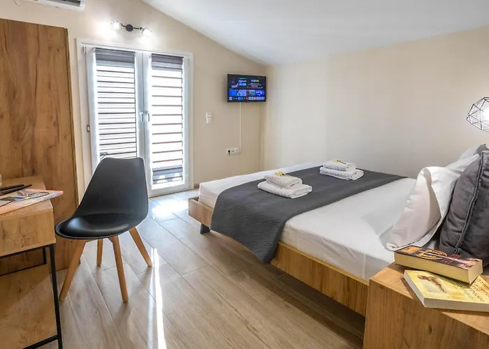 Olive Waves * Néa Péramos